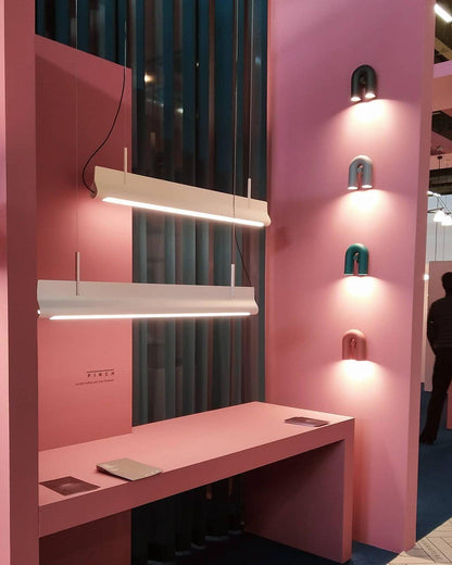 Samtida U-formad Vägglampa