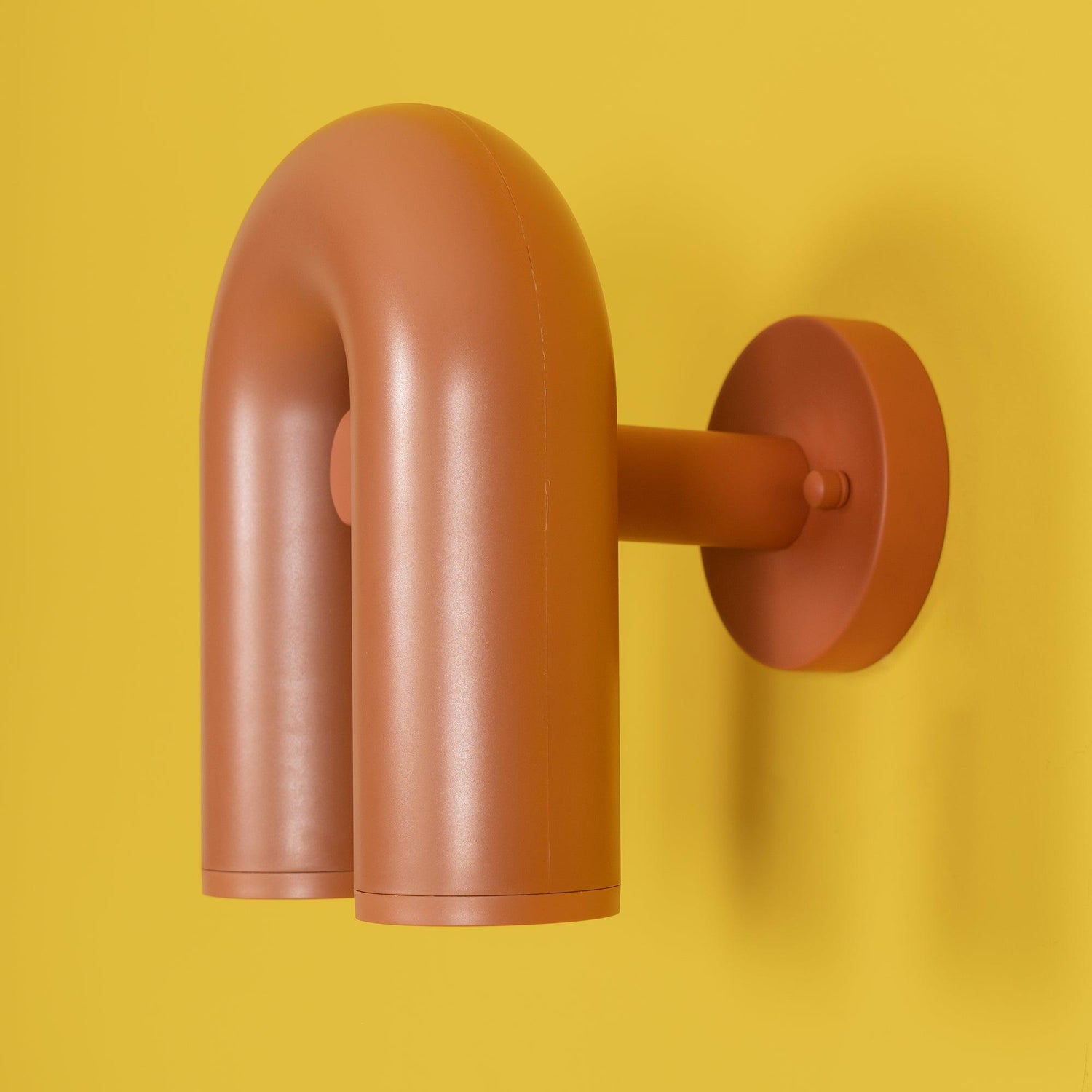 Samtida U-formad Vägglampa