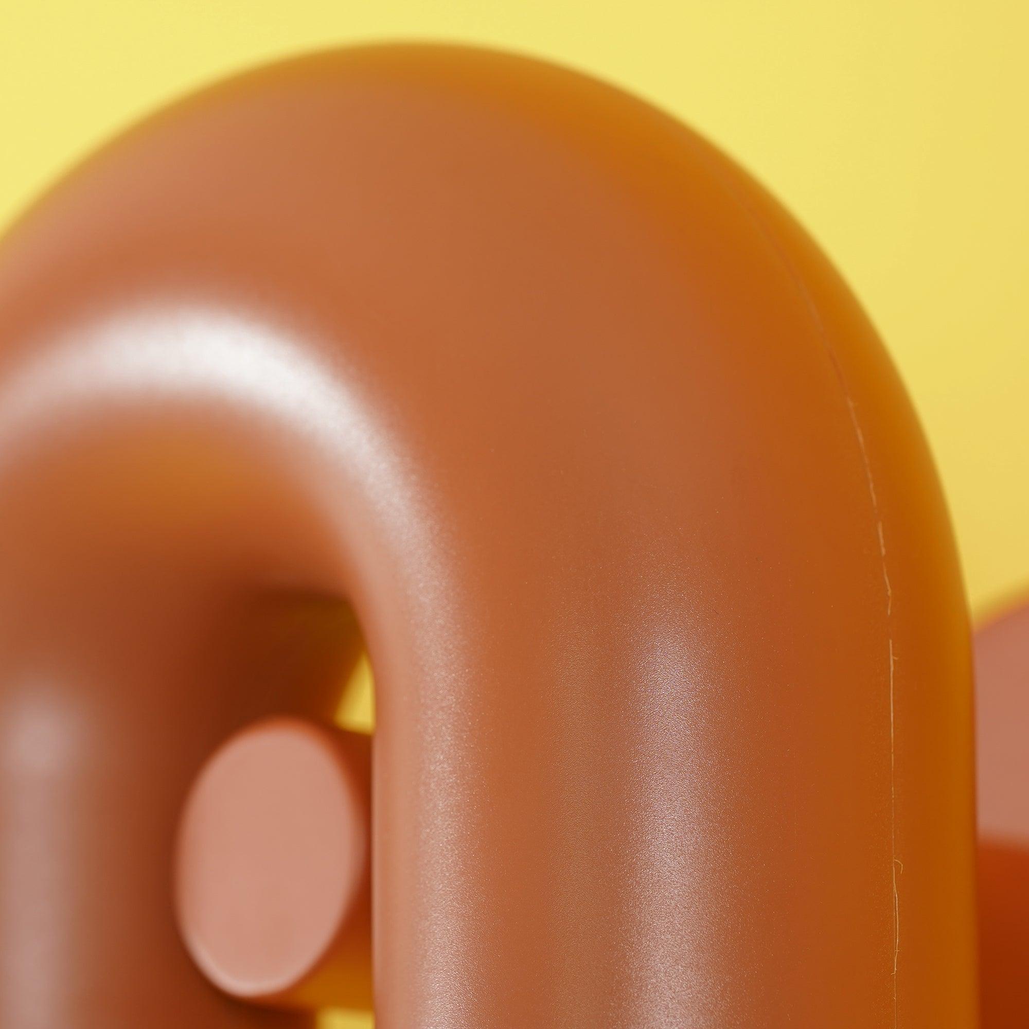 Samtida U-formad Vägglampa