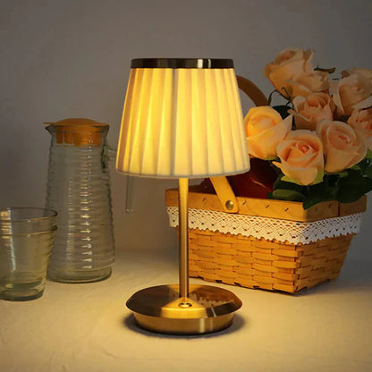Traditionell Elegant Bordslampa