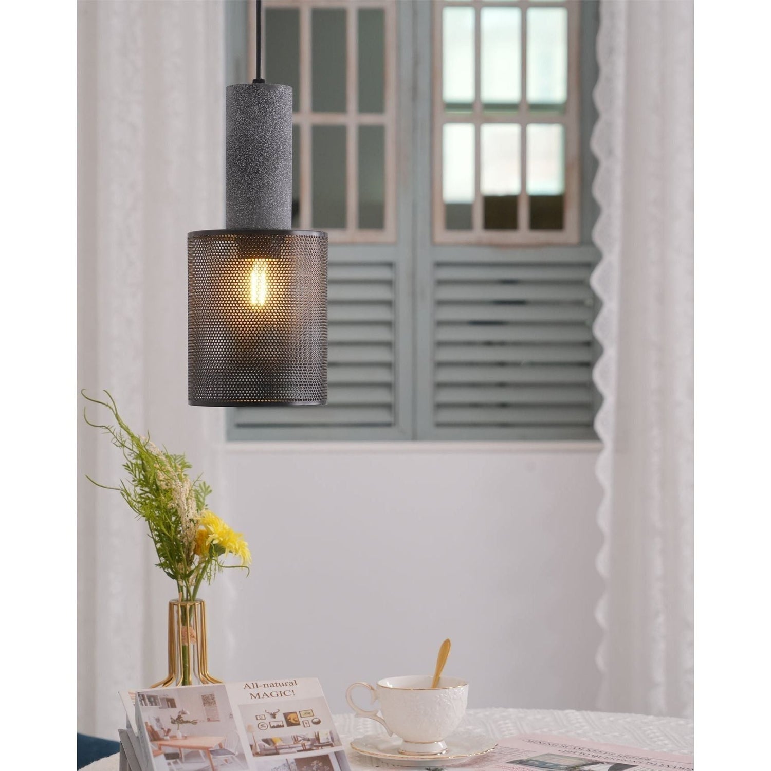 Klassisk taklampa – Dekorativ taklampa med varmt, mysigt ljus