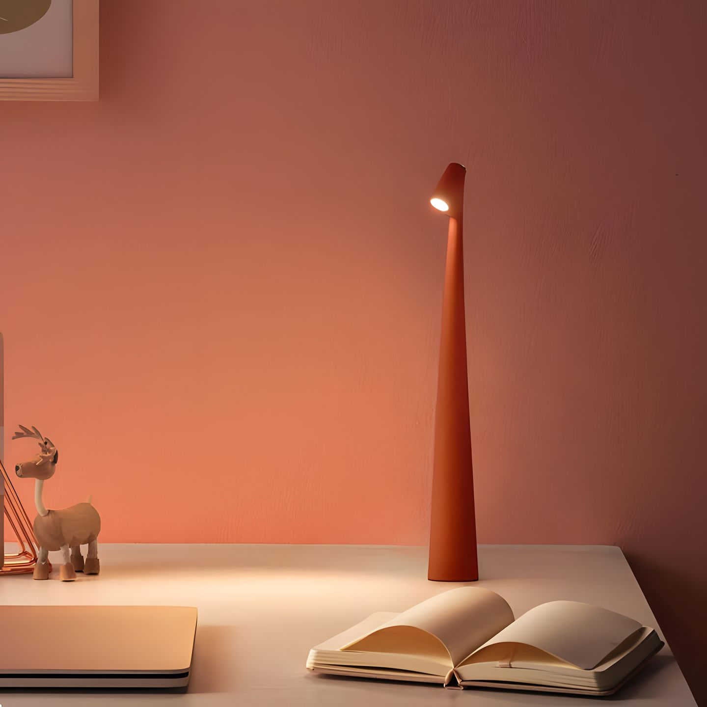 LunaSlim Elegant Bordslampa med Trådlös Funktionalitet