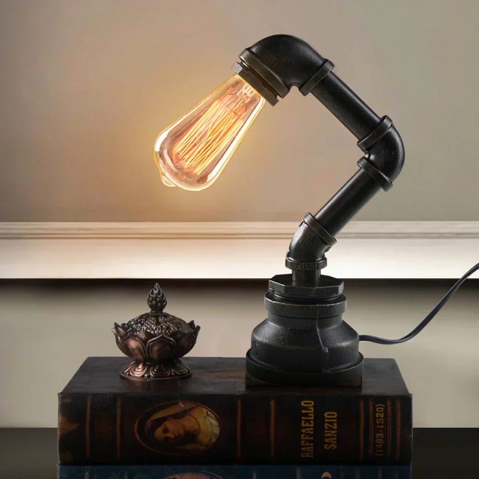 LumiIron – Industriell Retro Bordslampa i Järn, Kreativ Loftlampa i Vintage Stil