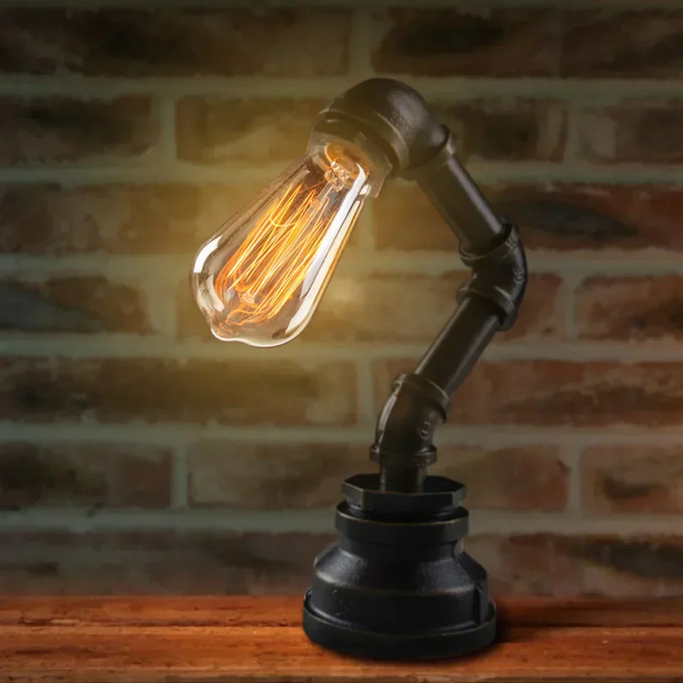 LumiIron – Industriell Retro Bordslampa i Järn, Kreativ Loftlampa i Vintage Stil