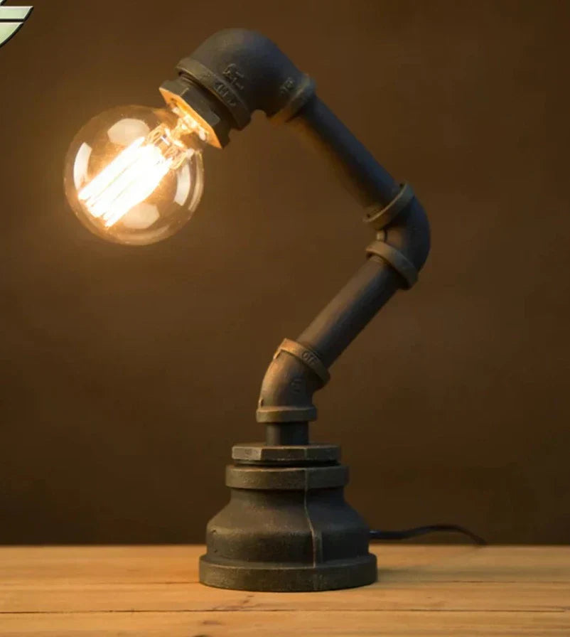 LumiIron – Industriell Retro Bordslampa i Järn, Kreativ Loftlampa i Vintage Stil
