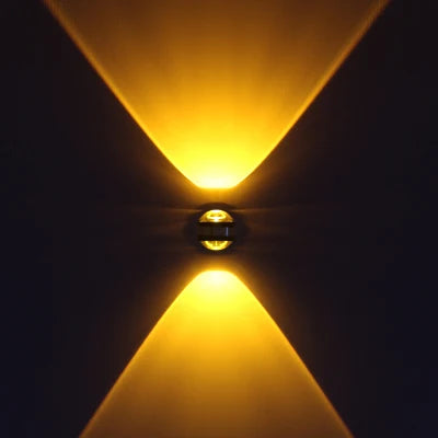 CrystalGlow – LYX LED Vägglampa med Kristaller