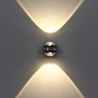 CrystalGlow – LYX LED Vägglampa med Kristaller