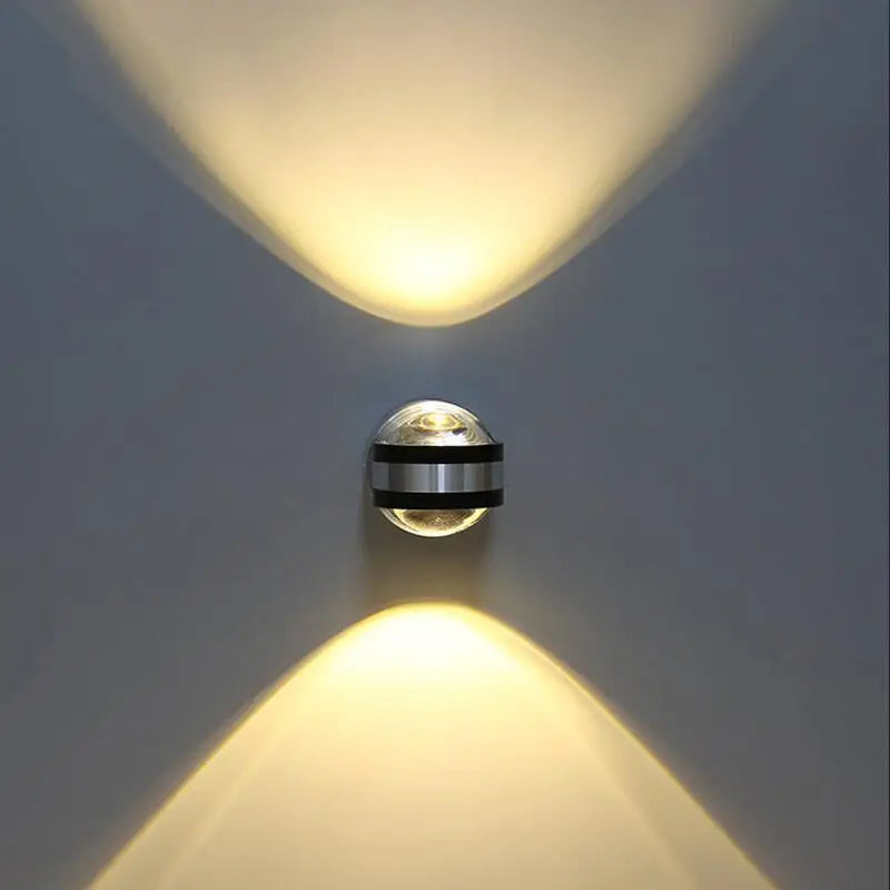 CrystalGlow – LYX LED Vägglampa med Kristaller