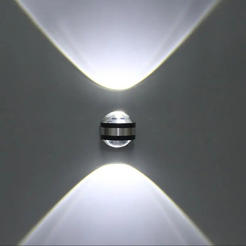 CrystalGlow – LYX LED Vägglampa med Kristaller