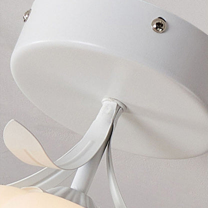 Taklampa med blommönstrad glasdiffusor