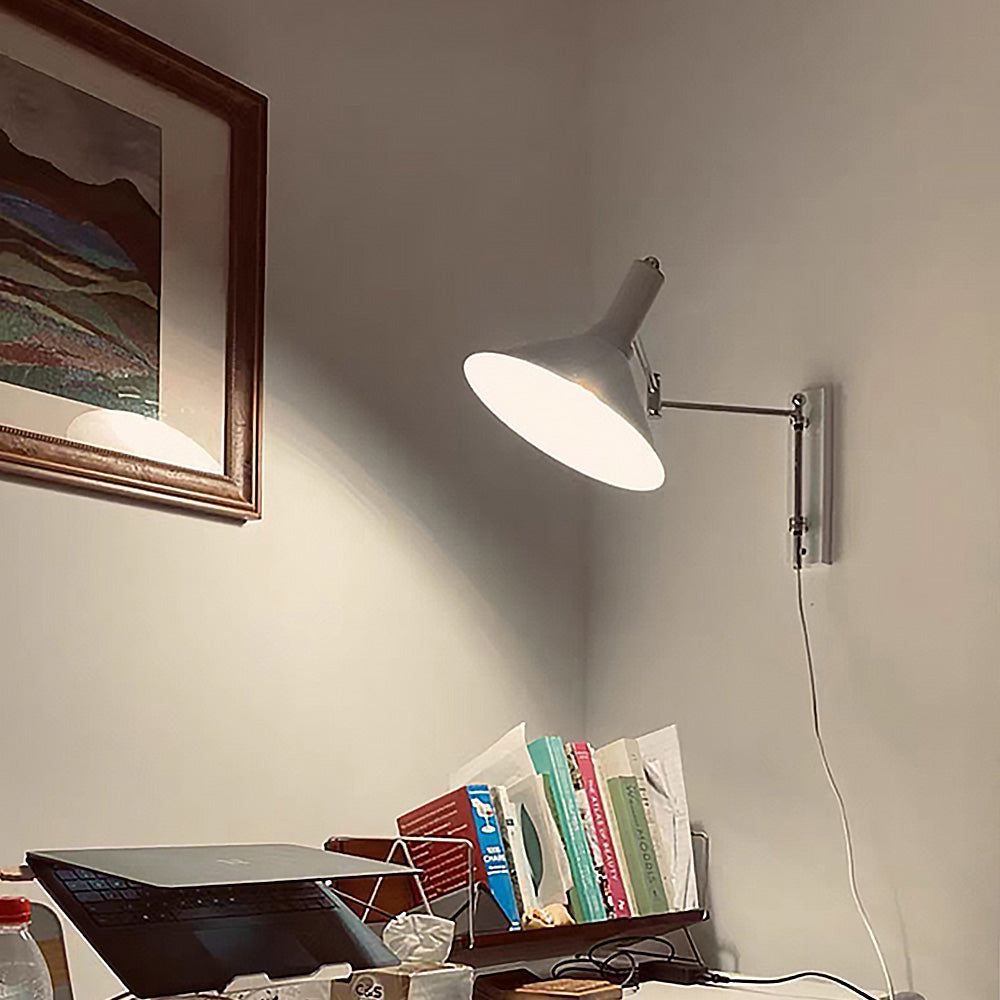 Modern vridbar järnvägglampa