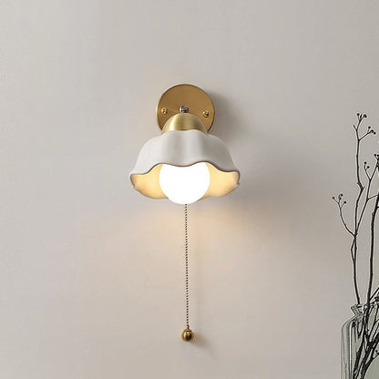Éclat Fleur Blanche - Retro Chic Vägglampa för en Elegant Belysning