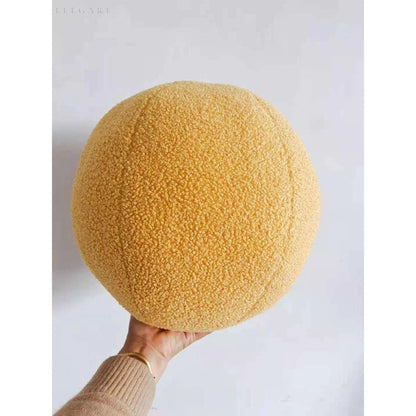 Farrah Kudd - Nordiskt Ball-Plush-Kudde