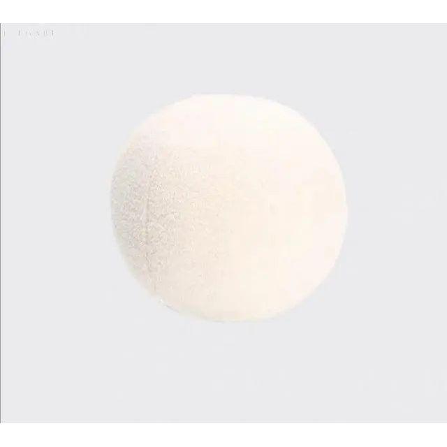 Farrah Kudd - Nordiskt Ball-Plush-Kudde