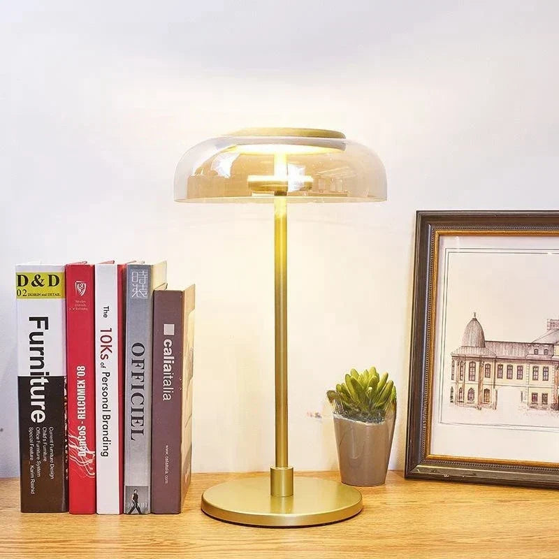 LumiGlow – Postmodern LED Bordspegel med Glaslock för Stilfull Belysning