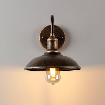 Väderbeständig utomhusbowl-lampa med rustik mässingsfinish