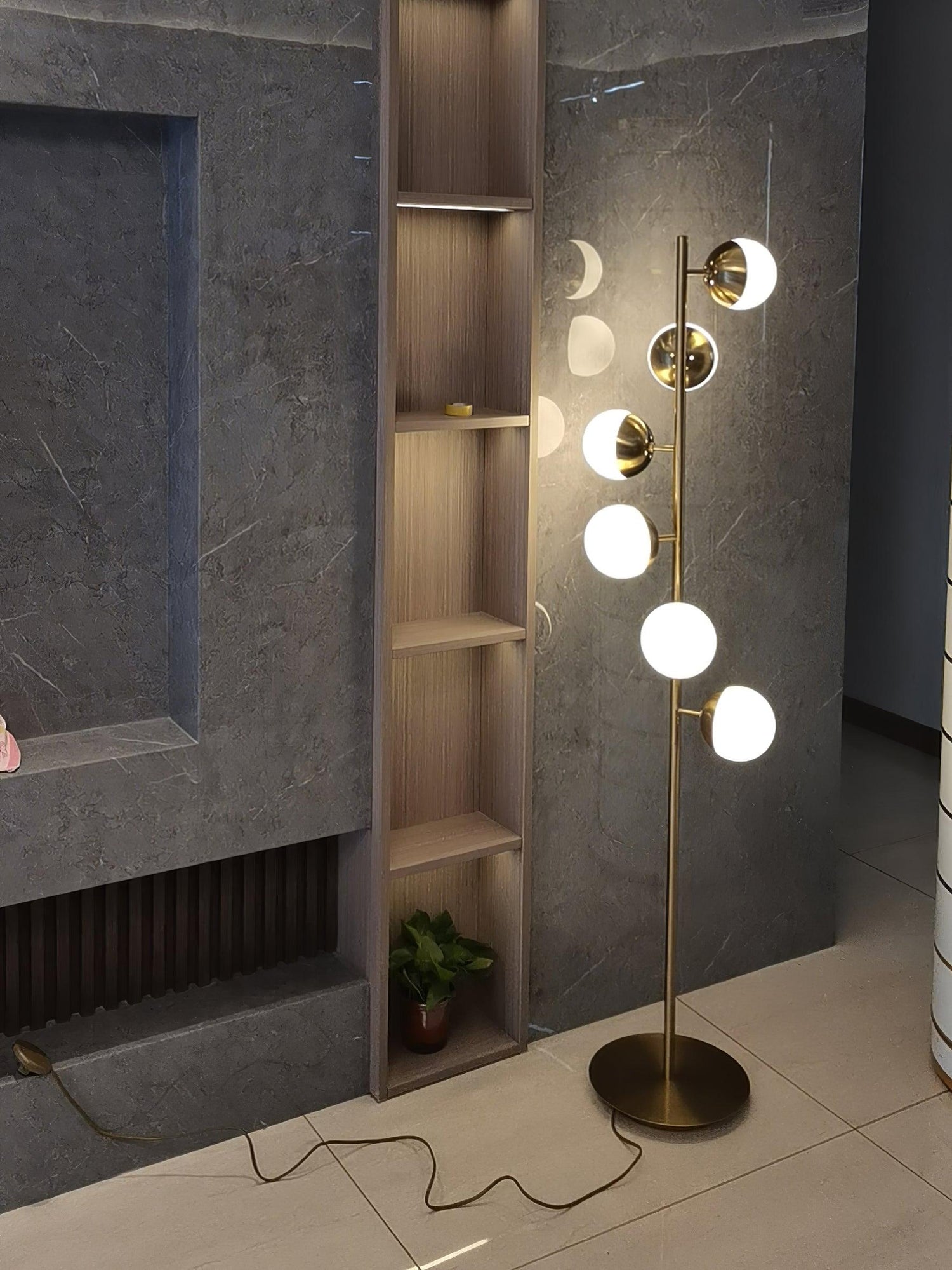 Naturinspirerad LED Trädljus – Doppler Golvlampa för Avkopplande Atmosfär