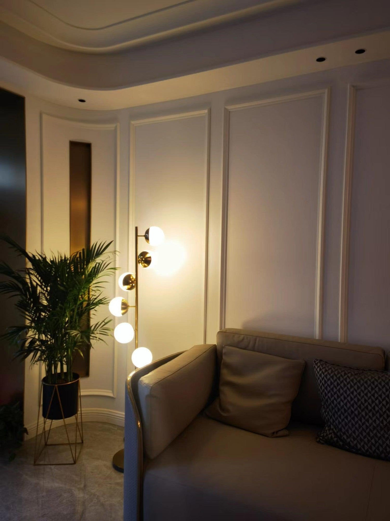 Sylvara Tree | Skulptural LED-golvlampa i modern design