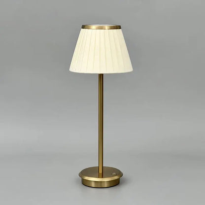 LumiCopper – Trådlampa i Koppar med Veckad Lampskärm, Elegant LED-lampa