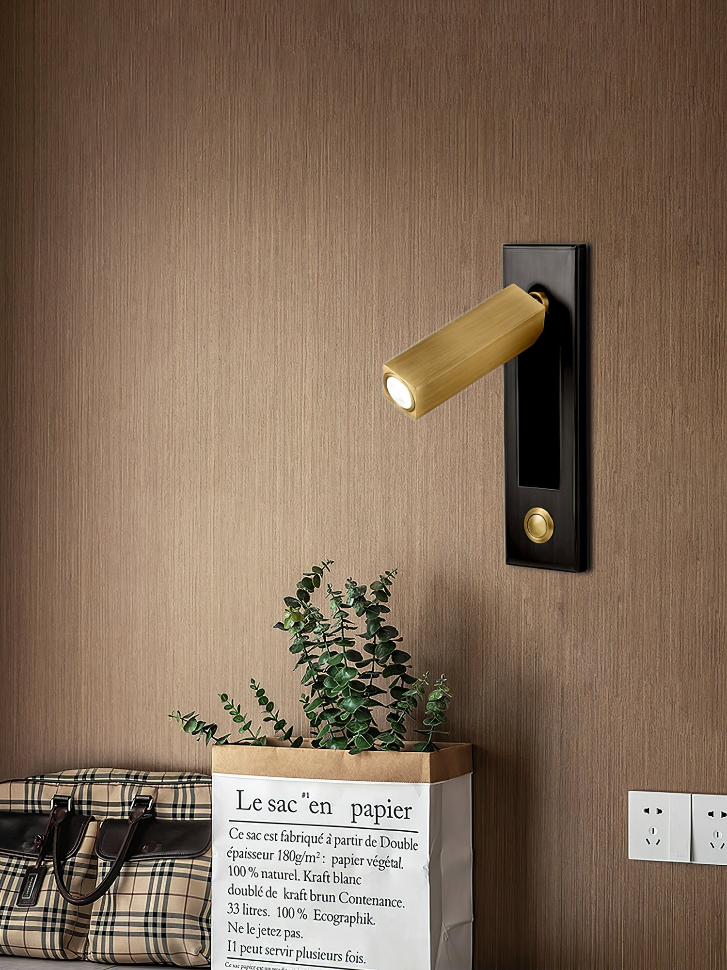 GlowNest - Inbyggd Nattduksbord Vägglampa