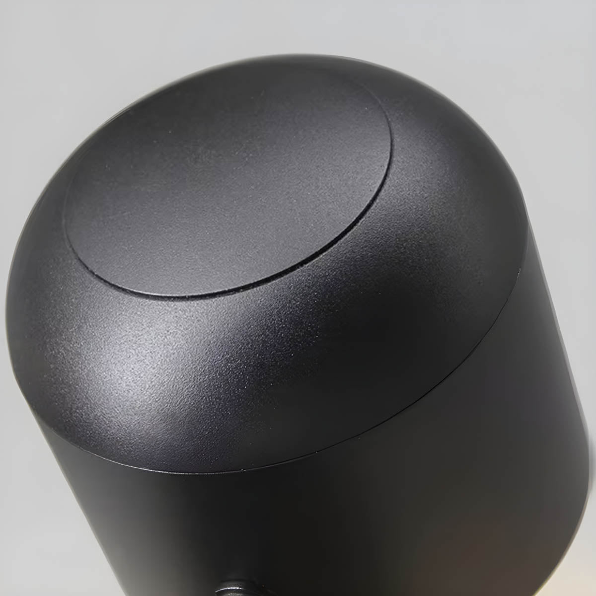 Carvallo – Dimmbar vägglampa med minimalistisk design och roterbar huvud