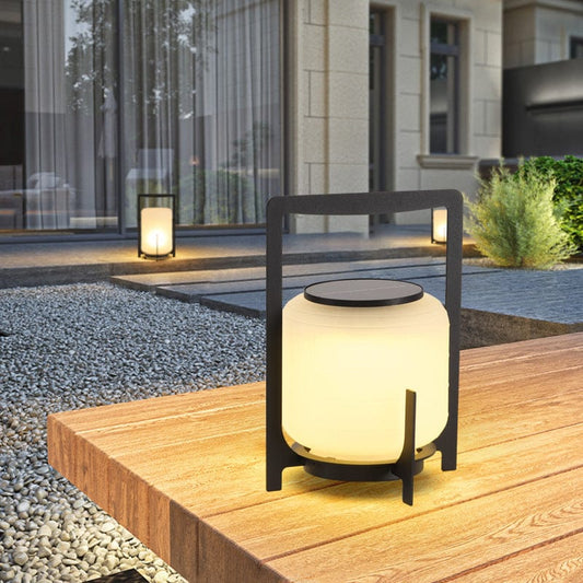 Modern solenergidriven terrasslampa