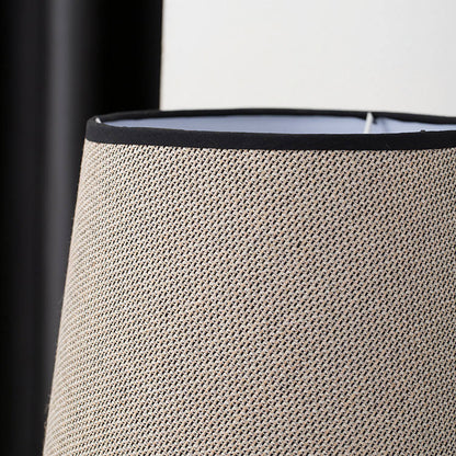 Feline Bordslampa: Skapa en lugn atmosfär med elegant belysning