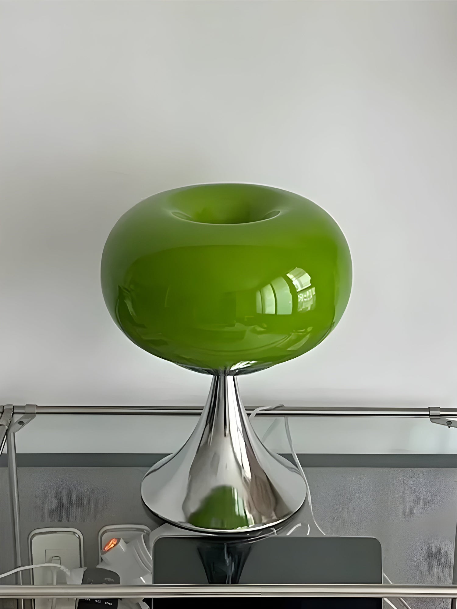 SereneCrystal Lampa - Elegant Retro Bordslampa