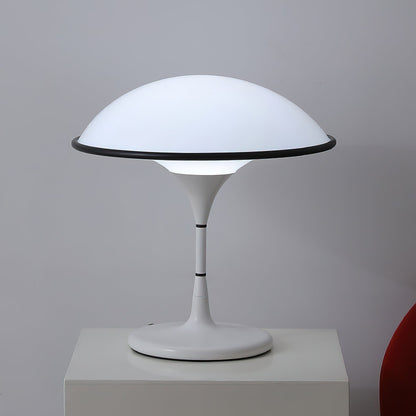 AuraForm - Elegant Bordslampa med Unik Design