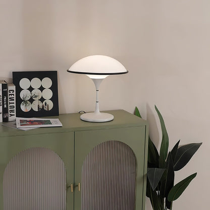 AuraForm - Elegant Bordslampa med Unik Design