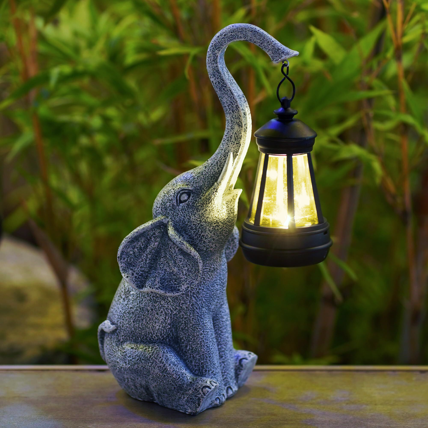 Solig Elefant Lampa – Väderbeständig och Automatisk