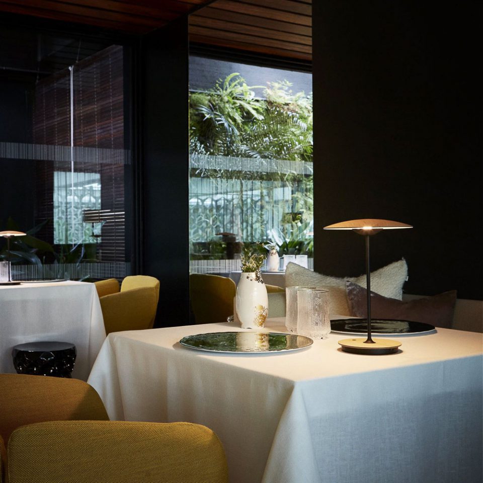 Carvallo – Modern Bordslampa med Lyxig Belysning