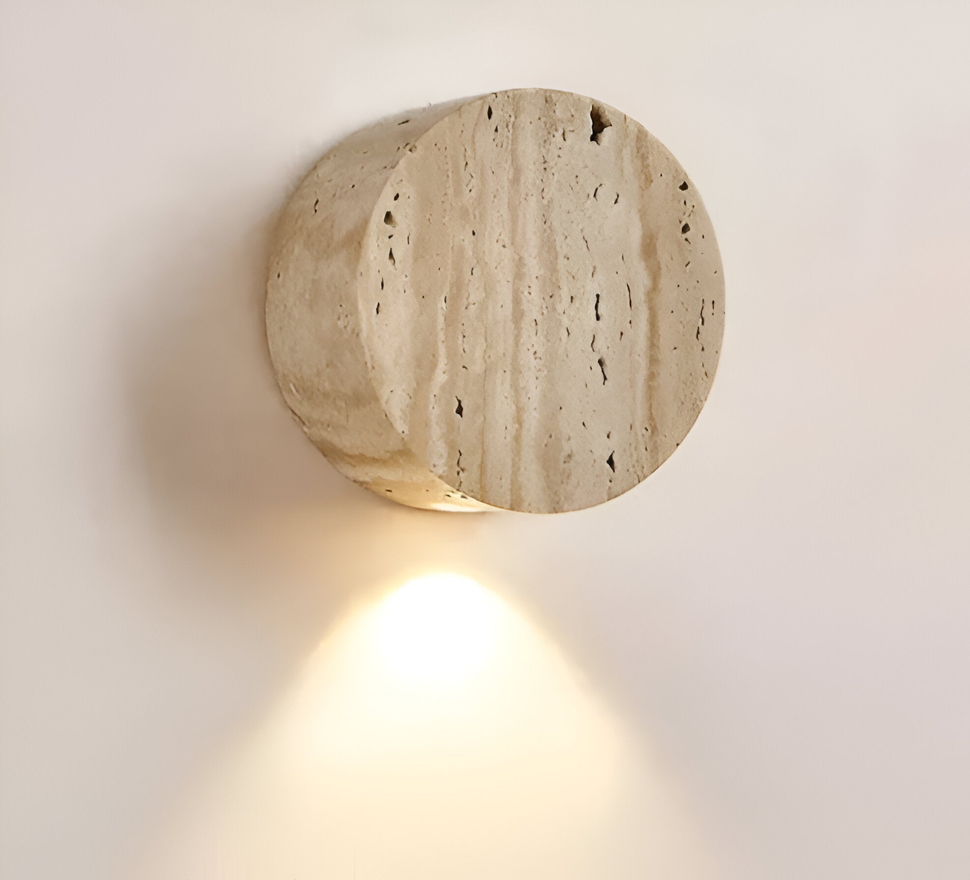 Globos Beige Vägglampa i marmor – LED-vägglampa i Wabi-Sabi-stil
