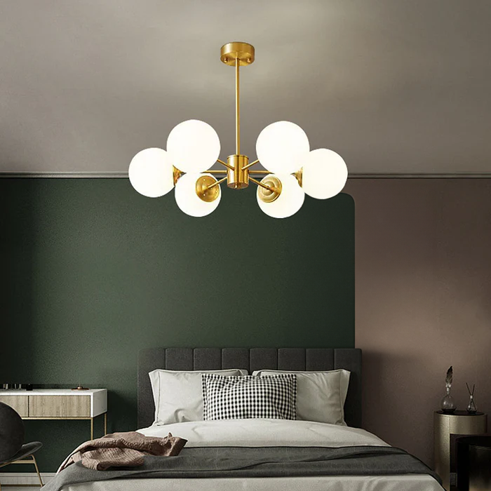 Lyxig Guld Kandelaber | Elegant Messingsbelysning för Sovrum | Intrikat Design | E27 Lampa Bas