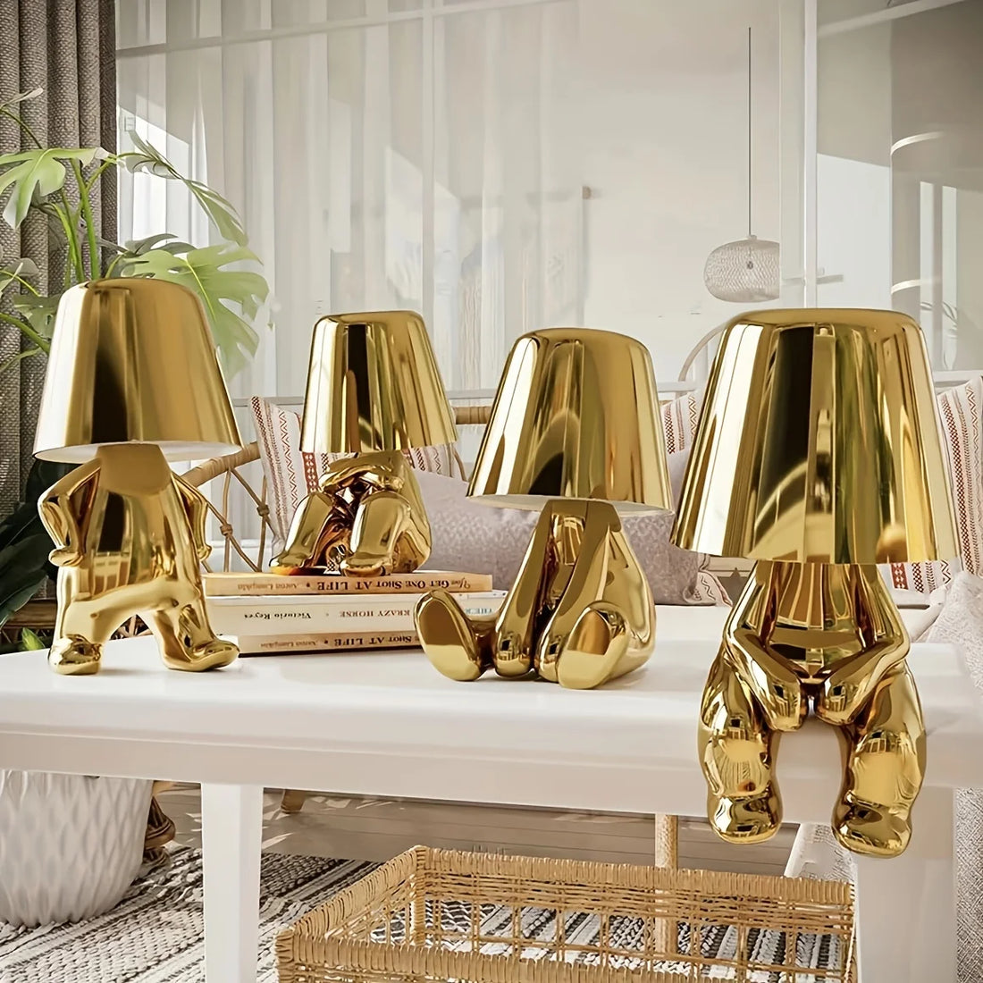 GoldenGrace - Gyllene Staty Bordslampa