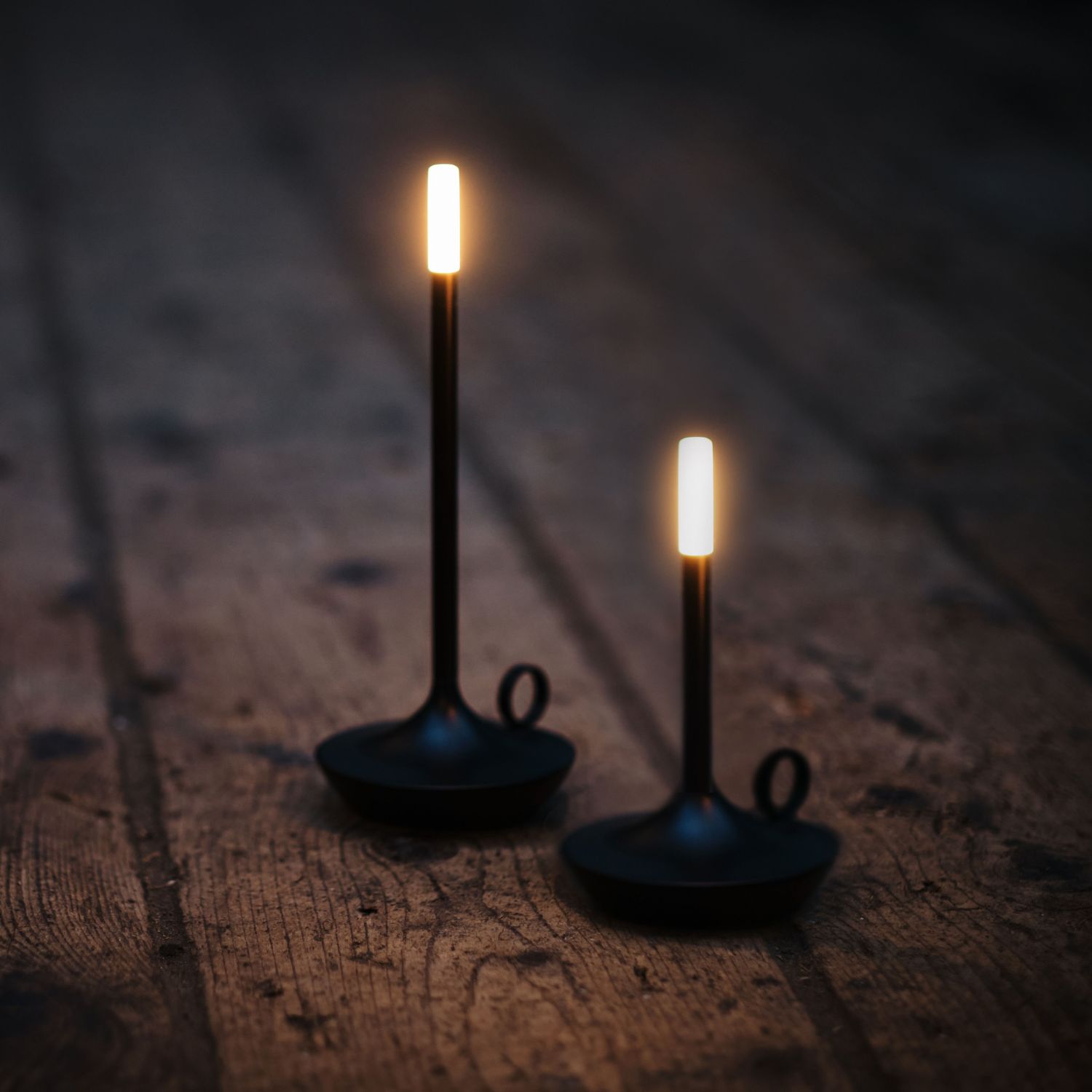 Bordslampa Med Brassy Finish LED Uppladdningsbar Lampa