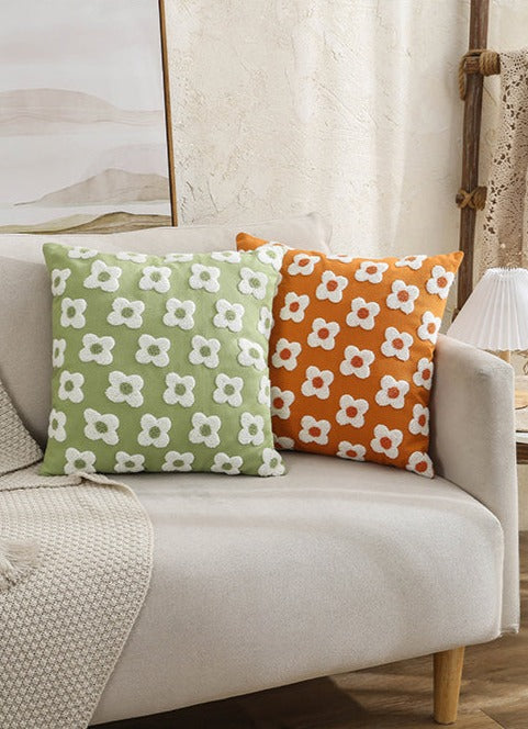 Carvallo – Broderad Ländkuddeöverdrag med Lekfulla Margueriter