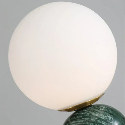 MarbleLume - Modern Marmor Bordslampa med Rund Glaskupa | Stilren Belysning