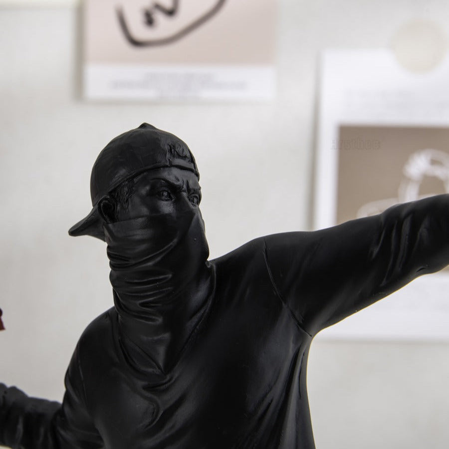 Carvallo – Abstrakt Harlekinsculptur med Modern Elegans och Symbolik för Inredningsdekoration