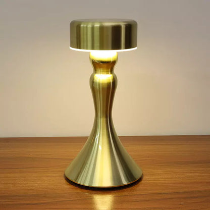Luxe Trådlös Bordslampa med Gyllene Ytbehandling