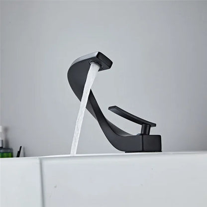 Sivra | Högkvalitativ designkran för moderna badrum