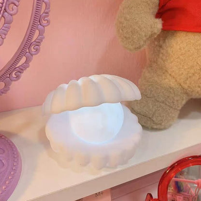 PearlWave - Havfrue Perle Snäckor Nattlys med en glittrande skaldesign