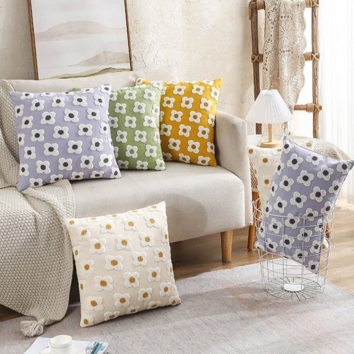 Carvallo – Broderad Ländkuddeöverdrag med Lekfulla Margueriter