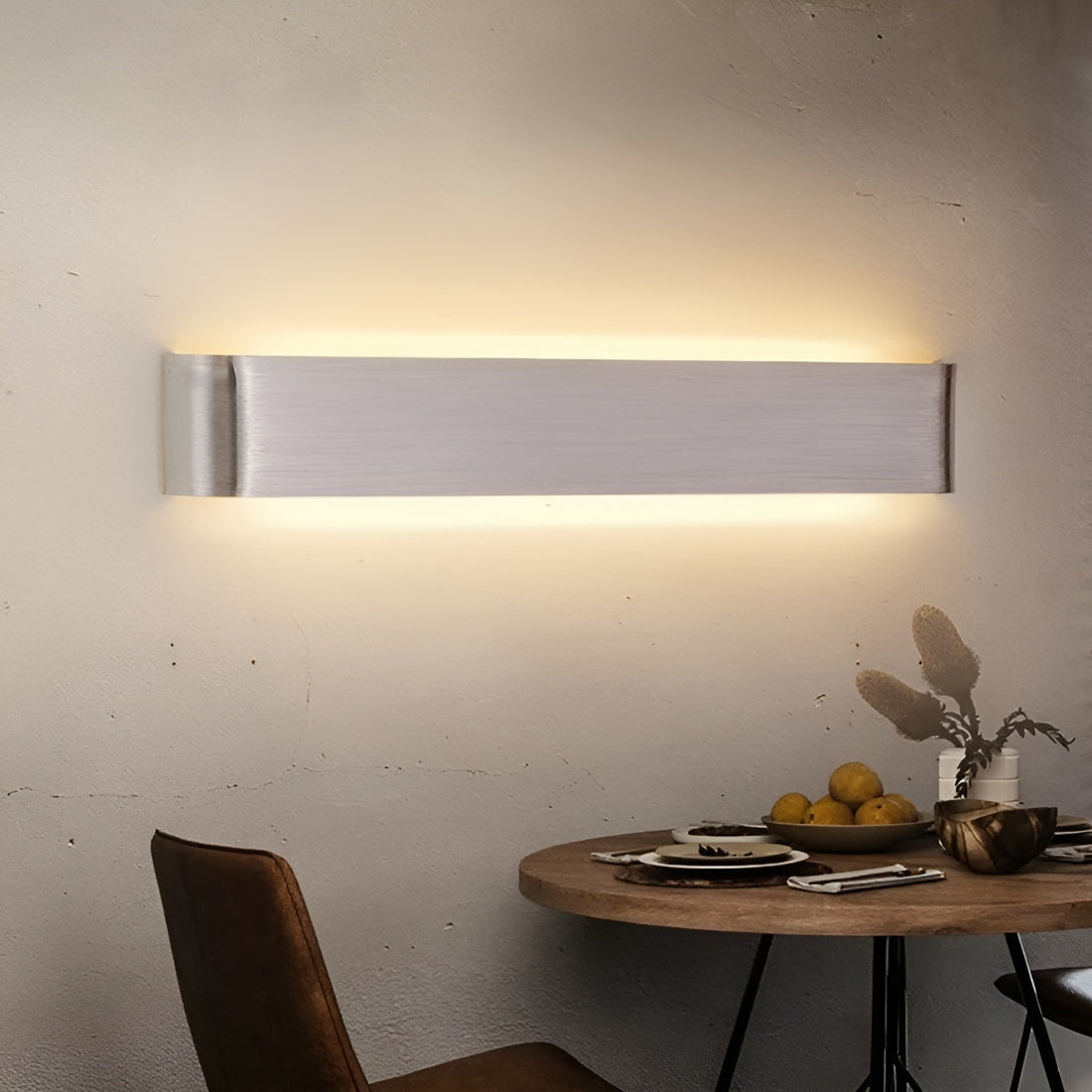 SleekShine Light - Modern LED Vägglampa av Metall