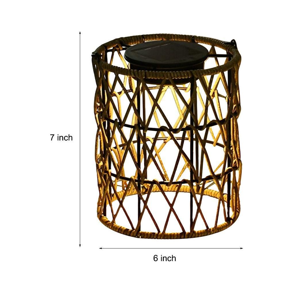 Solar lantern i rottingdesign – dekorativ trädgårdsbelysning för utomhusbruk