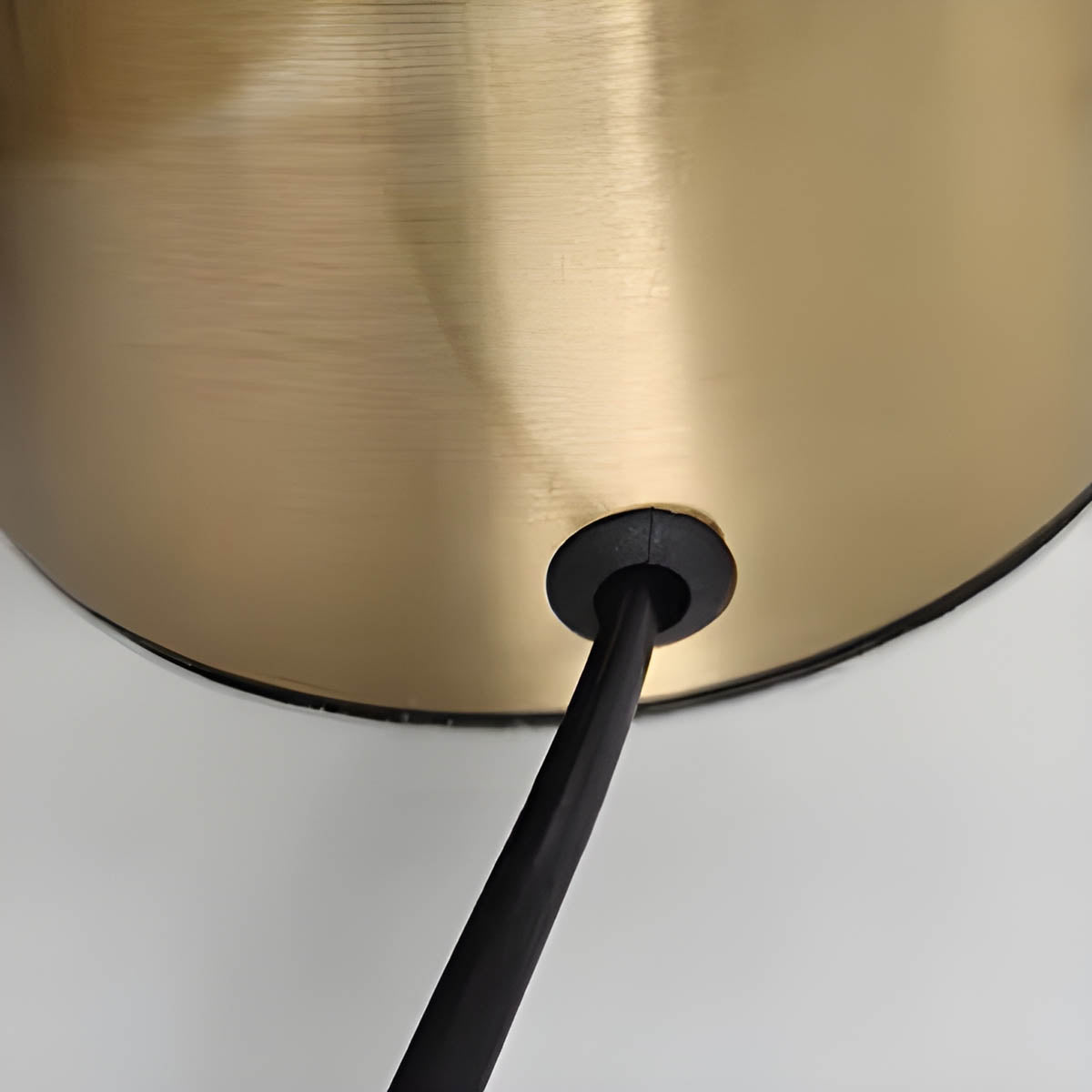 Carvallo – Lyxig Bordslampa med Modern Elegans och Glasdetaljer