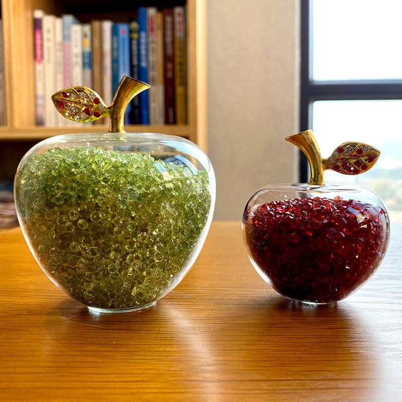 ÉclatLuxe – Handgjord Kristalläpple Figur med Tidlös Elegans