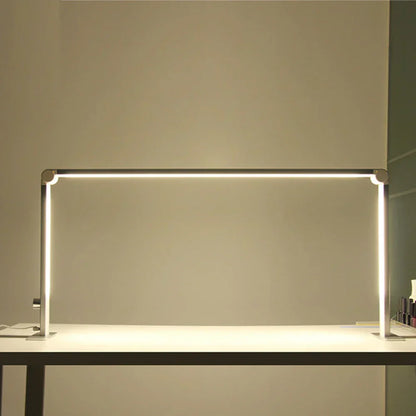 LunaGlow – Halvmåne LED Bordslampa för Kontor och Nagelstudio Belysning