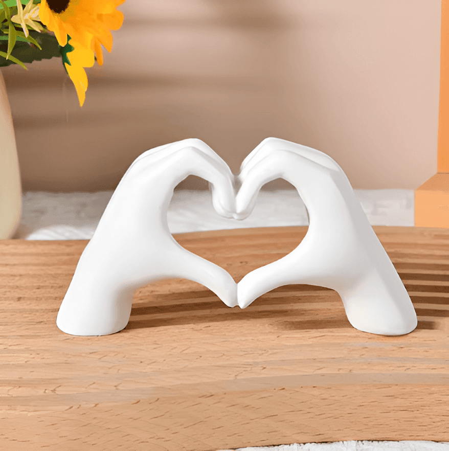 LoveSculpt Figur | Dekorativ träskulptur, handgjord för bostadsaccenter