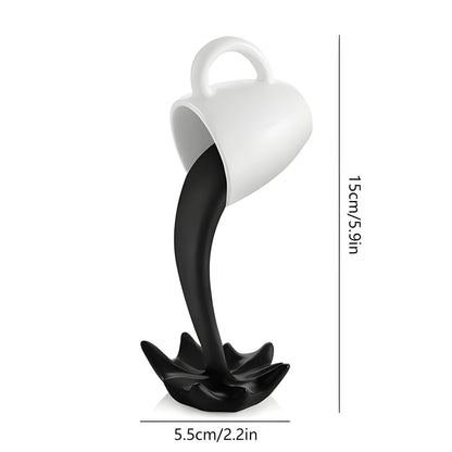 MugSplass Skulptur – Svävande kaffekoppar-konst